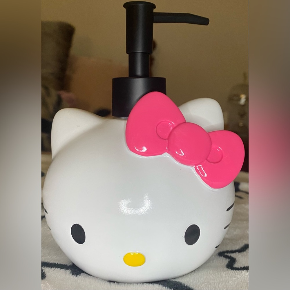 {HELLO KITTY} Soap Dispenser!